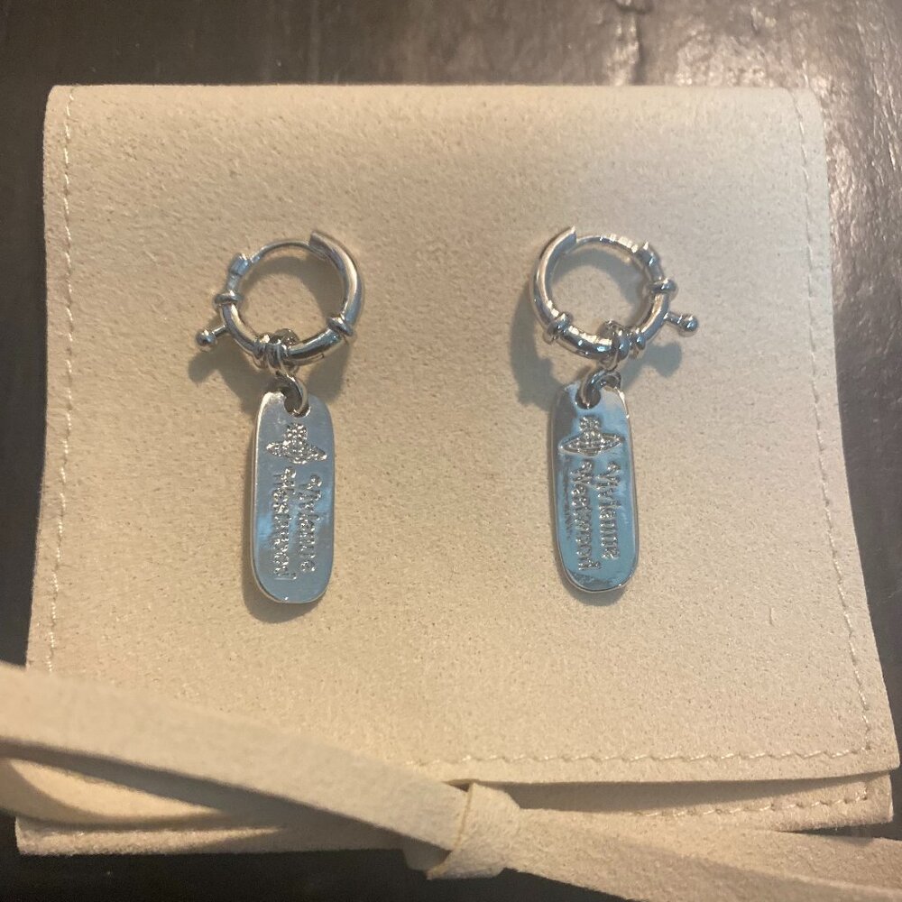 Vivienne Westwood Silver Dog Tag Earrings - Picture 5 of 7